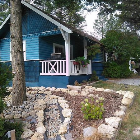 Fairmont Mountain Bungalows Fairmont Hot Springs Esterno foto