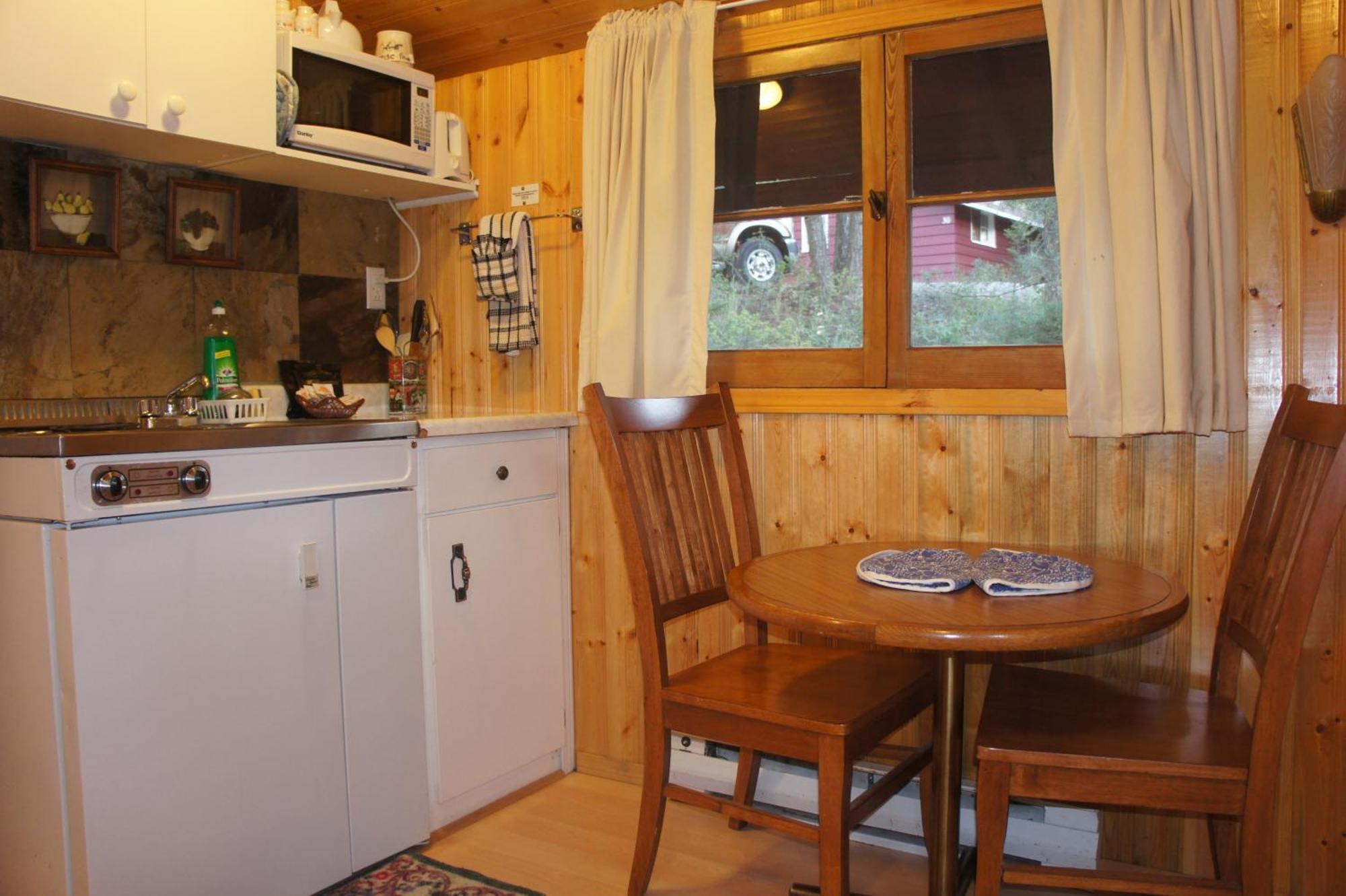 Fairmont Mountain Bungalows Fairmont Hot Springs Esterno foto