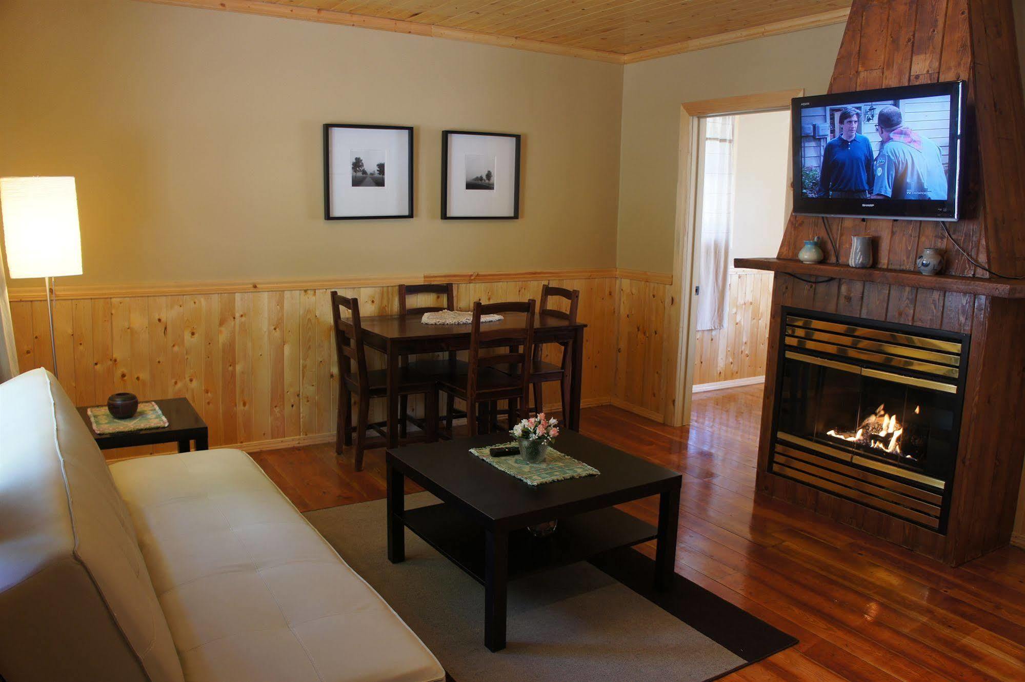 Fairmont Mountain Bungalows Fairmont Hot Springs Esterno foto